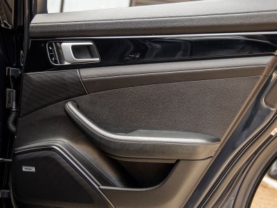 2018 Porsche Panamera 4