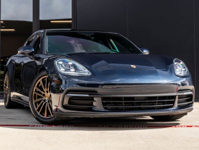 2018 Porsche Panamera 4