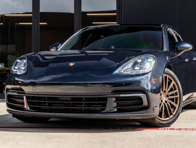 2018 Porsche Panamera 4