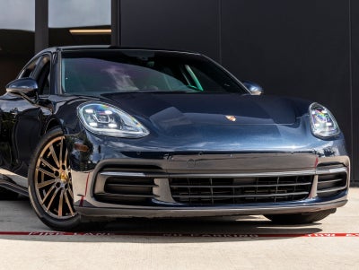 2018 Porsche Panamera 4