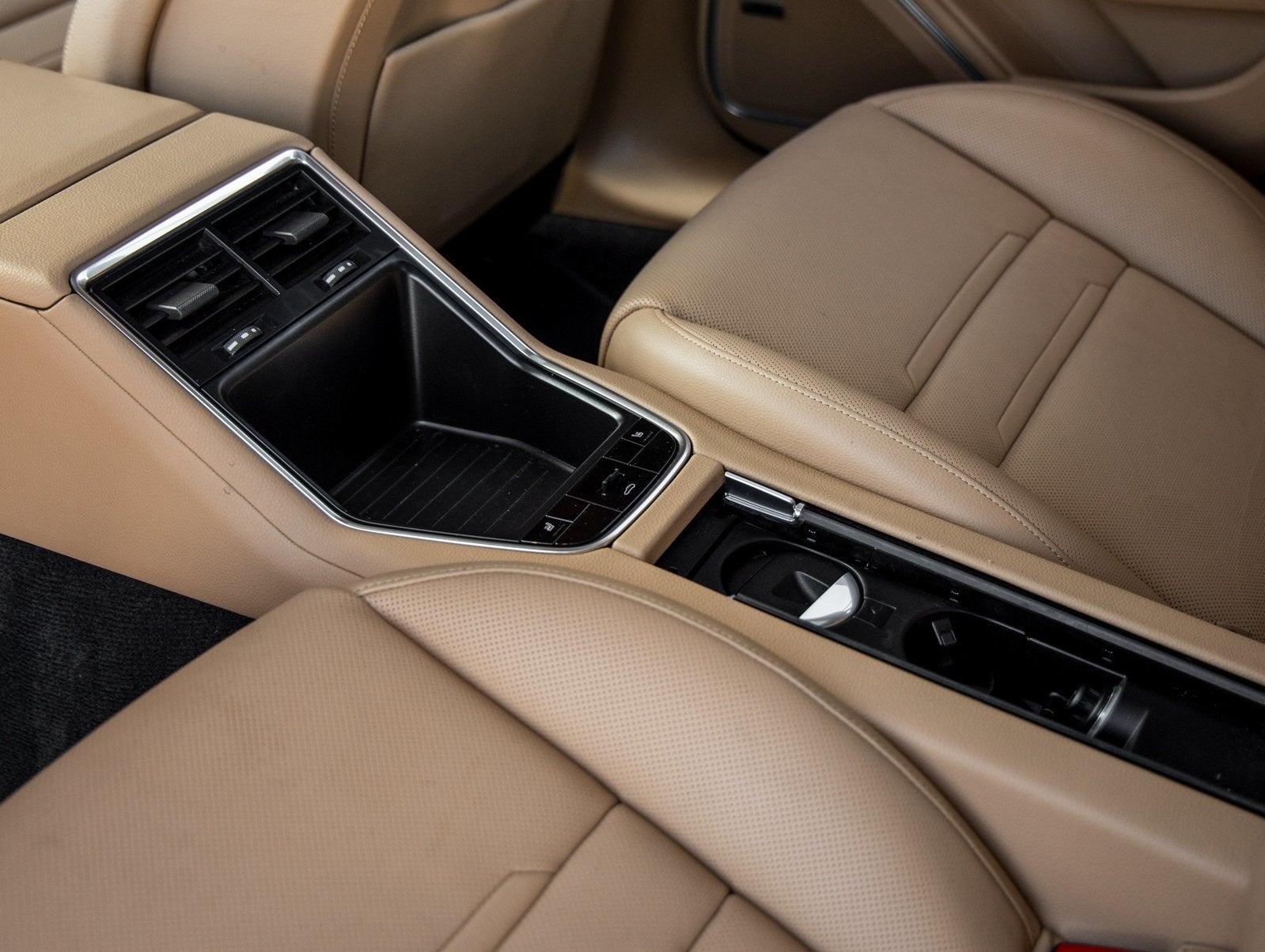 2018 Porsche Panamera Panamera