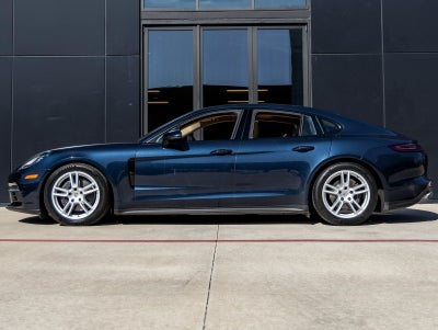 2018 Porsche Panamera Panamera