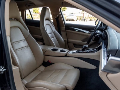 2018 Porsche Panamera Panamera