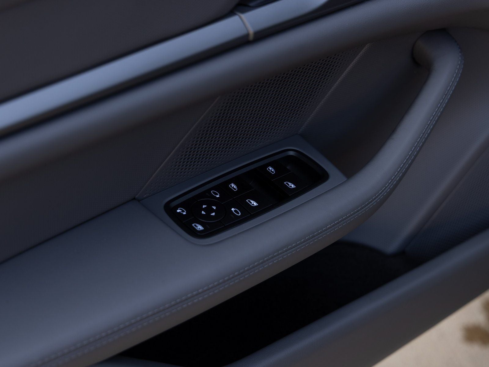 2025 Porsche Taycan Taycan