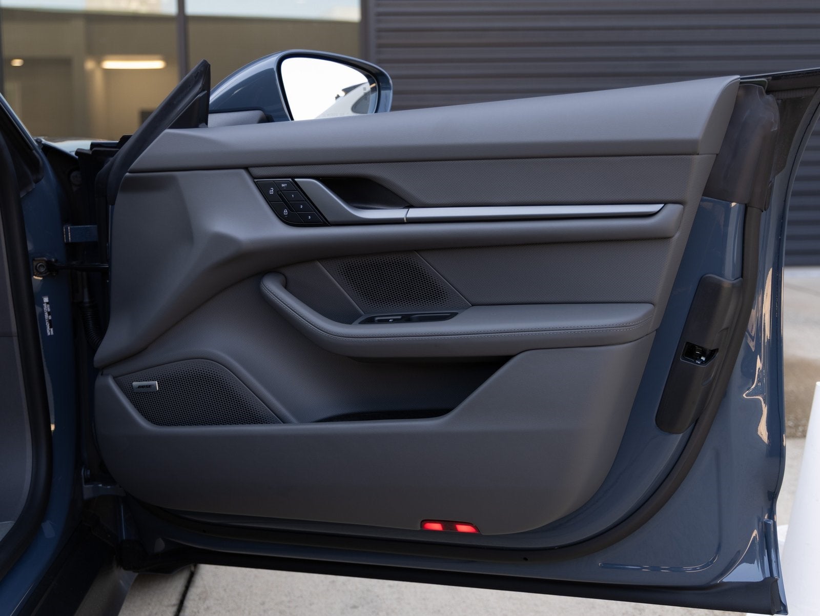 2025 Porsche Taycan Taycan