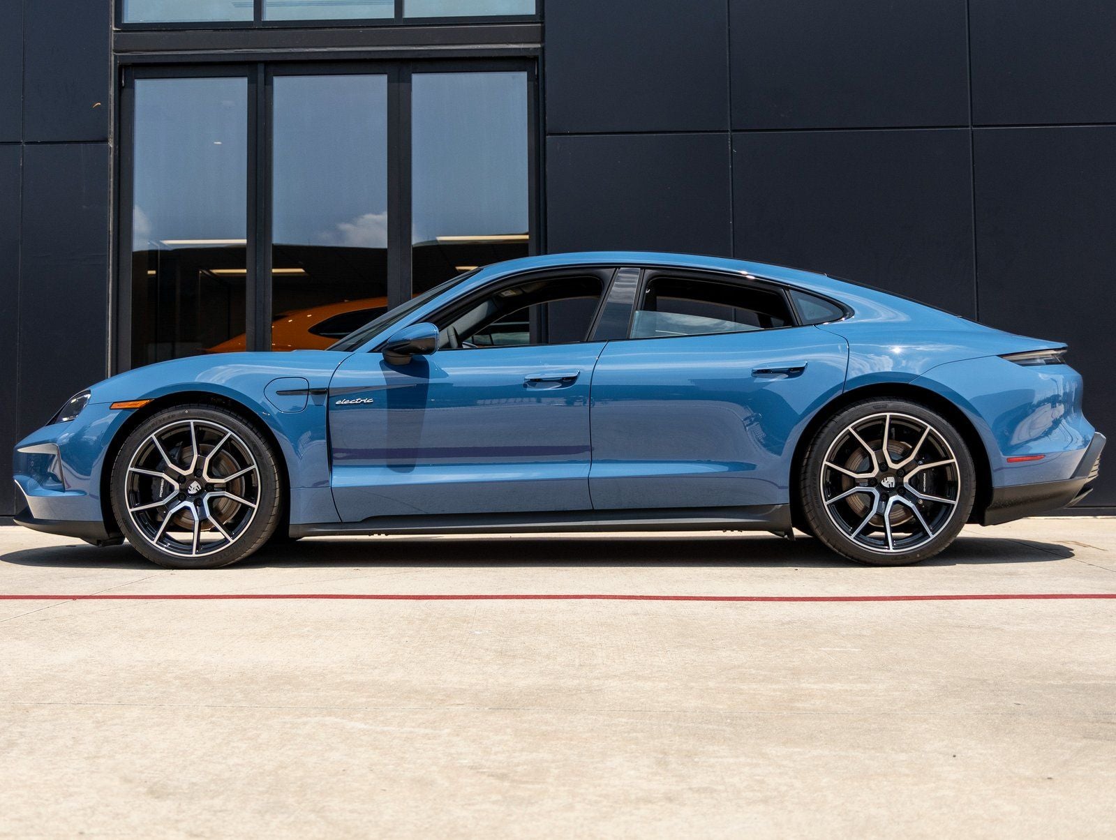 2025 Porsche Taycan 4