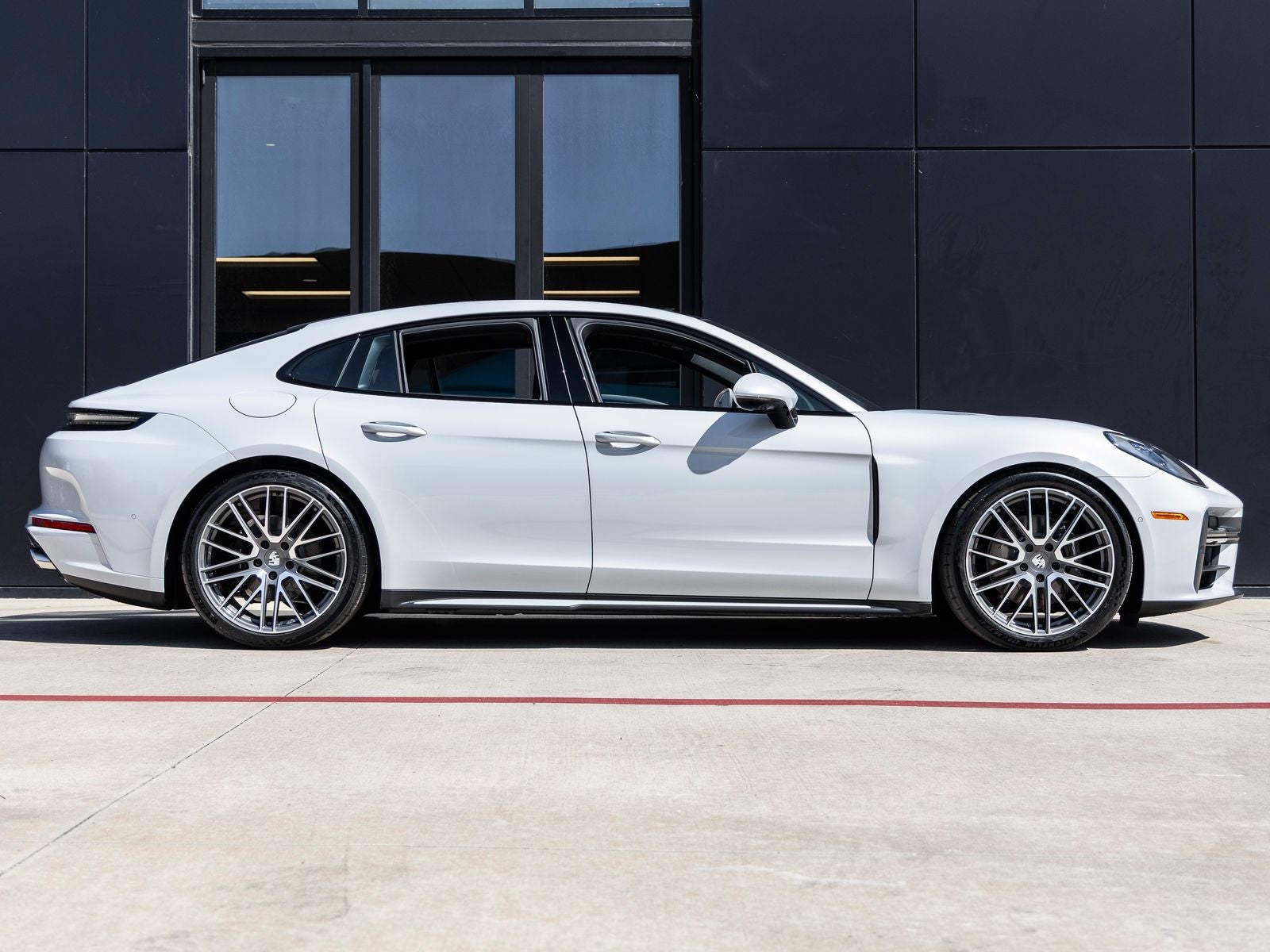 2025 Porsche Panamera 4