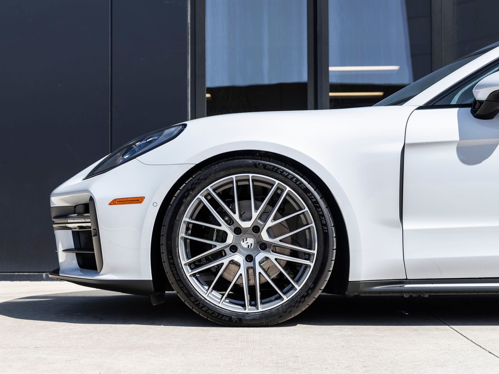 2025 Porsche Panamera 4
