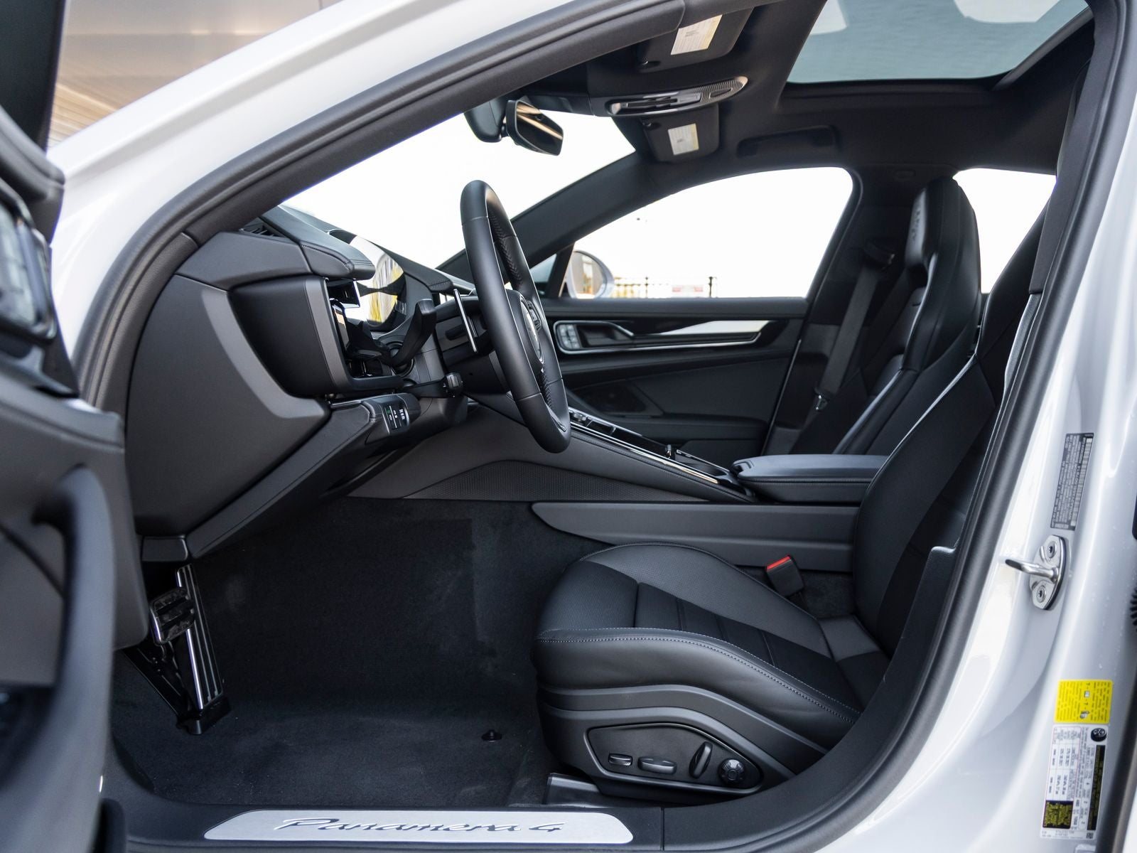 2025 Porsche Panamera 4
