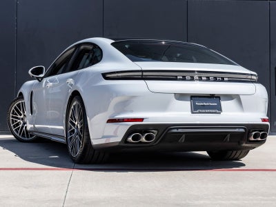 2025 Porsche Panamera 4