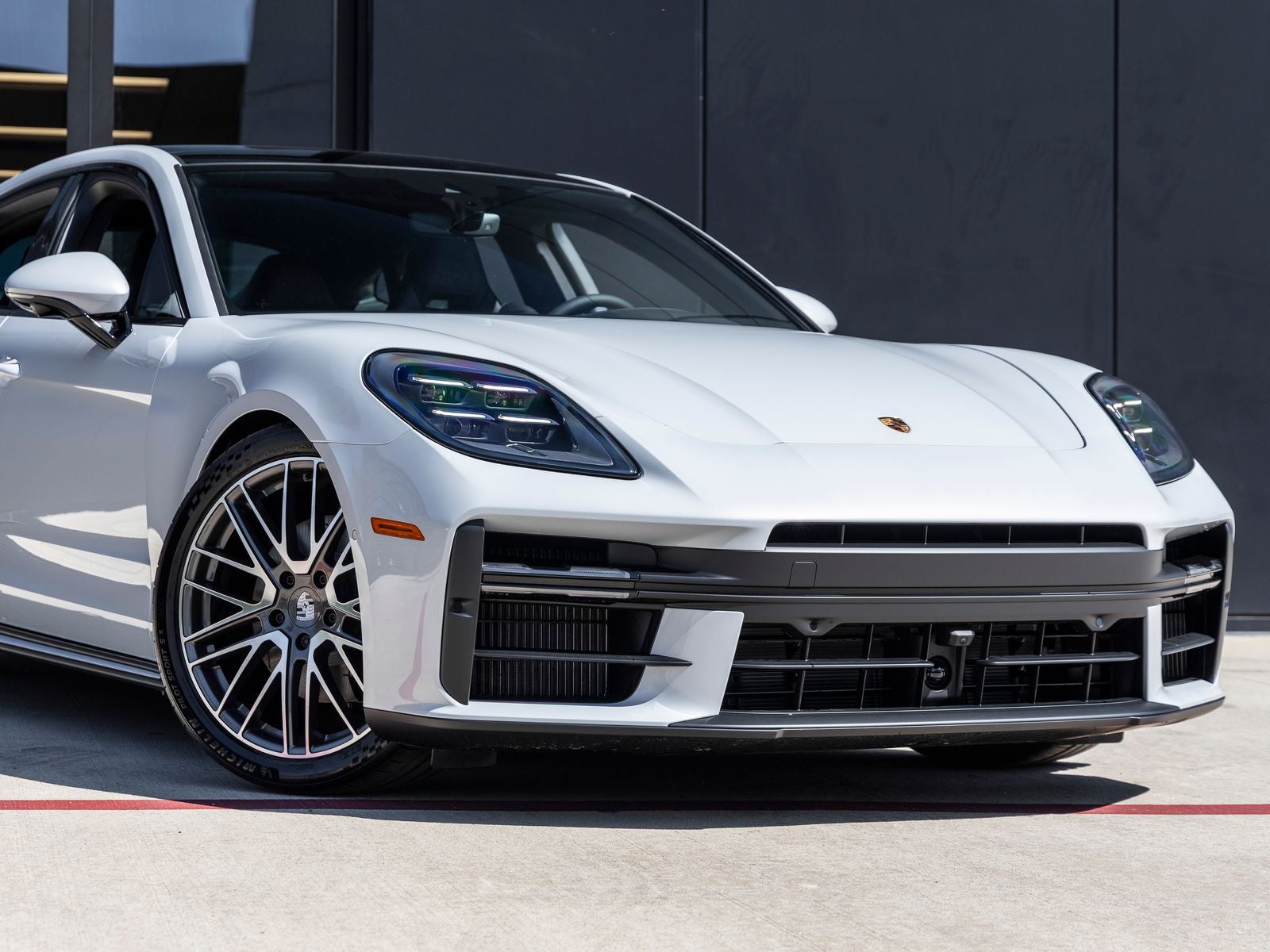 2025 Porsche Panamera 4