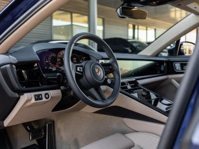 2025 Porsche Panamera Base