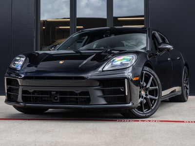 2025 Porsche Panamera RWD