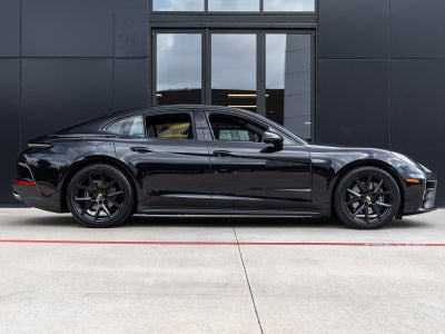 2025 Porsche Panamera RWD