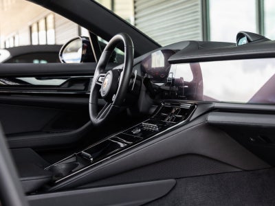 2025 Porsche Panamera RWD