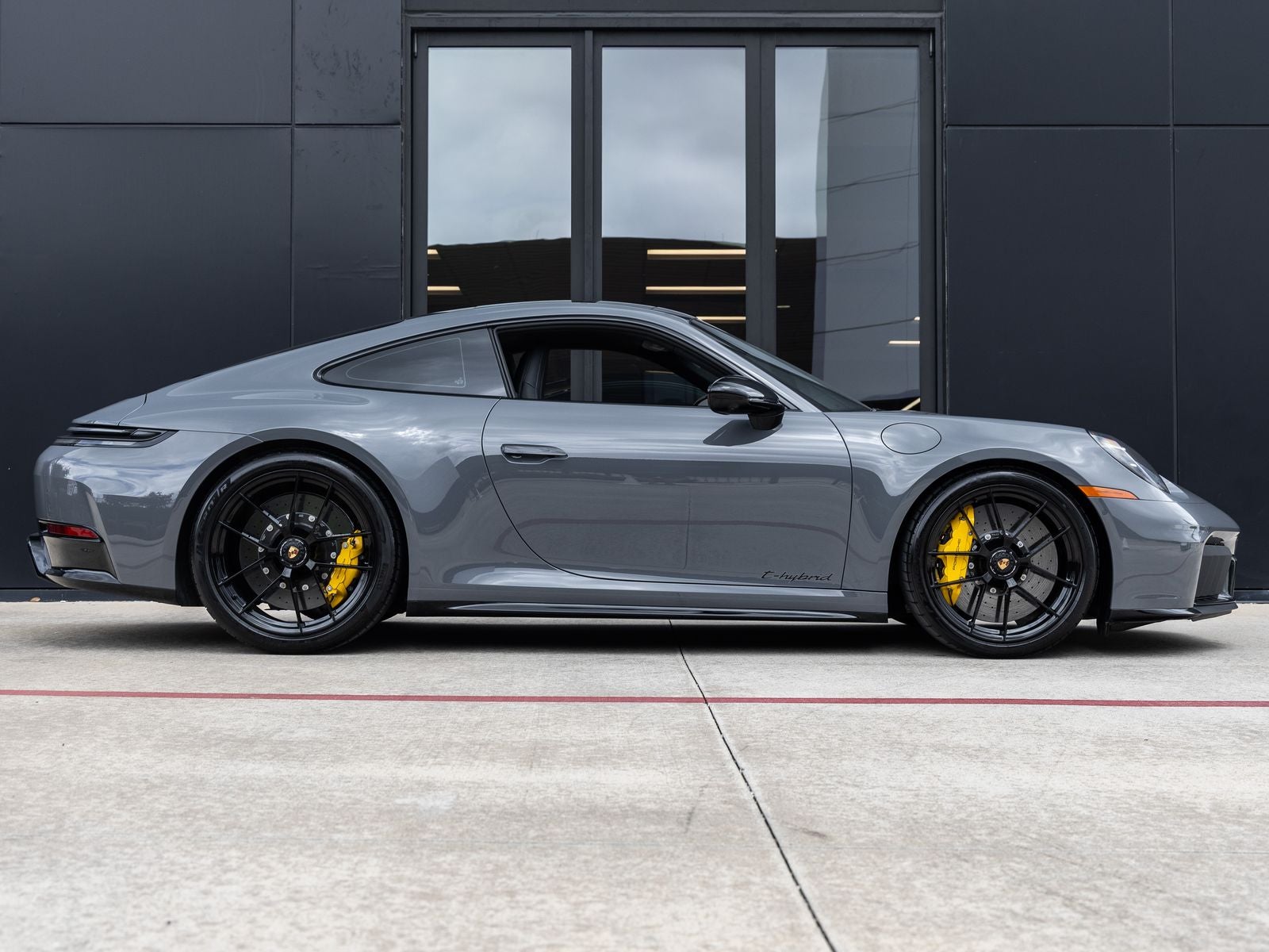 2026 Porsche 911 Carrera 4 GTS