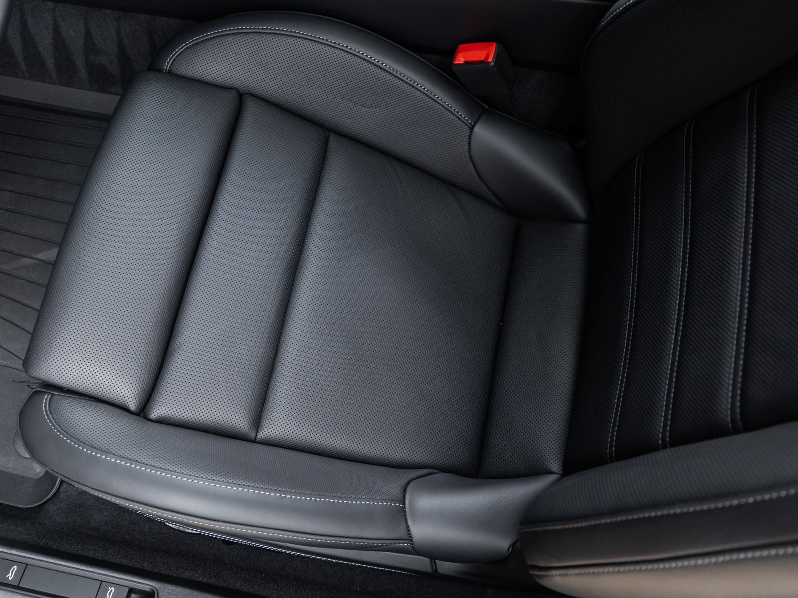 2026 Porsche 911 Carrera 4 GTS