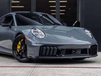 2026 Porsche 911 Carrera 4 GTS
