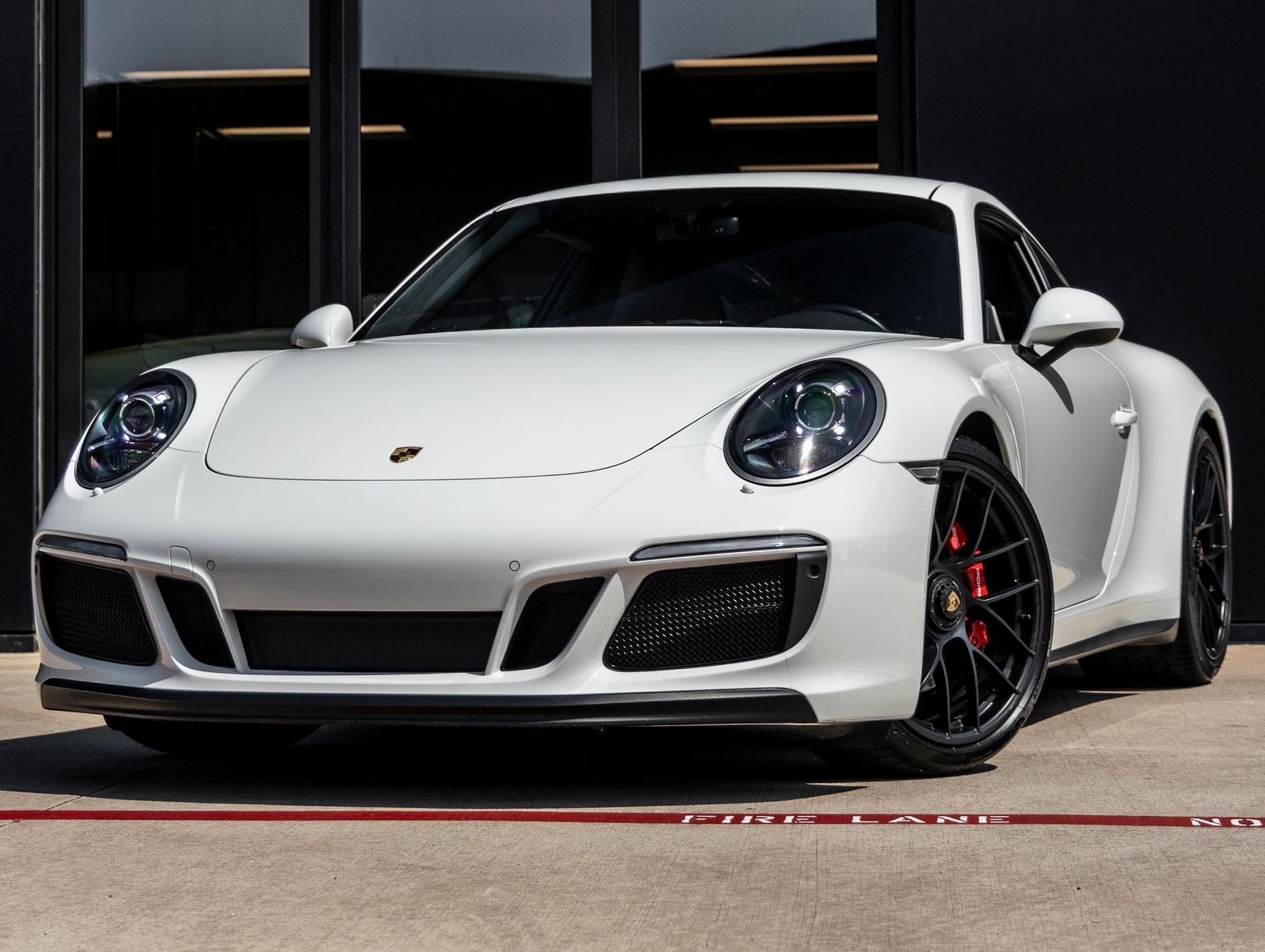 2018 Porsche 911 911 Carrera 4 GTS