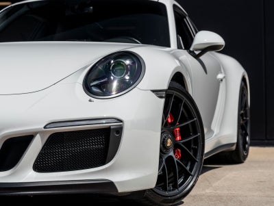 2018 Porsche 911 911 Carrera 4 GTS
