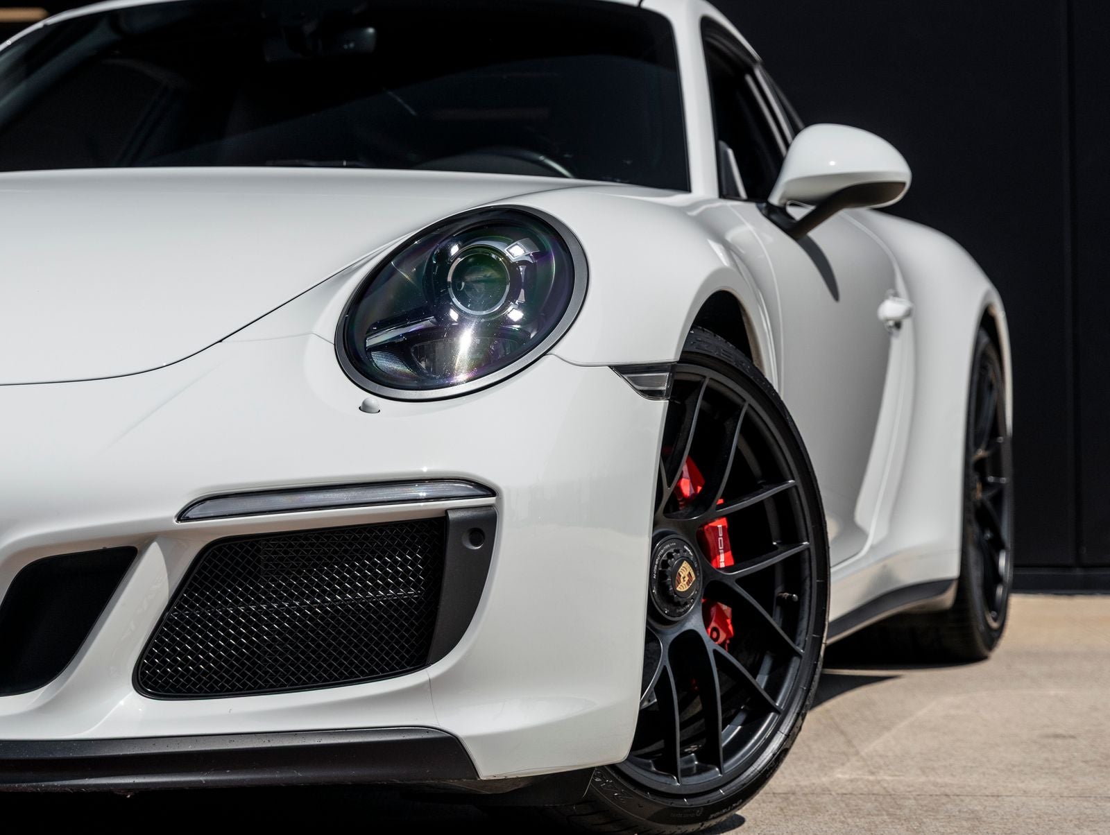 2018 Porsche 911 911 Carrera 4 GTS