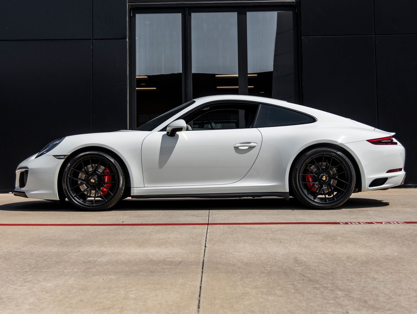 2018 Porsche 911 911 Carrera 4 GTS