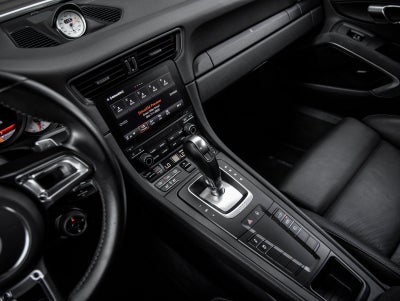2018 Porsche 911 911 Carrera 4 GTS