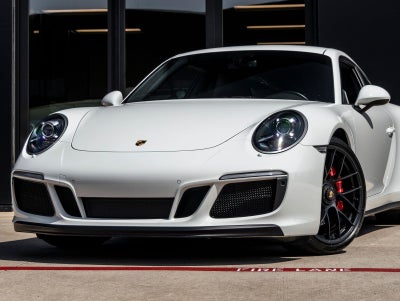 2018 Porsche 911 911 Carrera 4 GTS