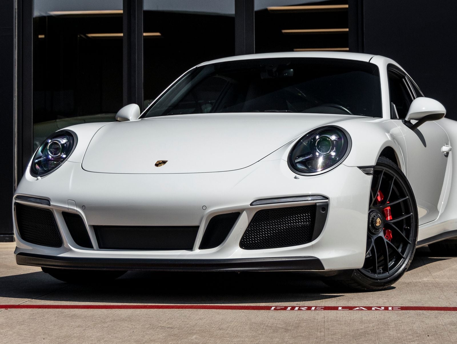 2018 Porsche 911 911 Carrera 4 GTS