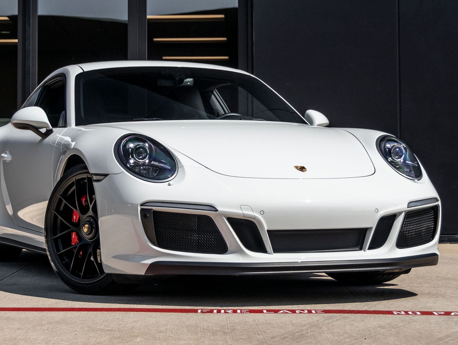 2018 Porsche 911 911 Carrera 4 GTS