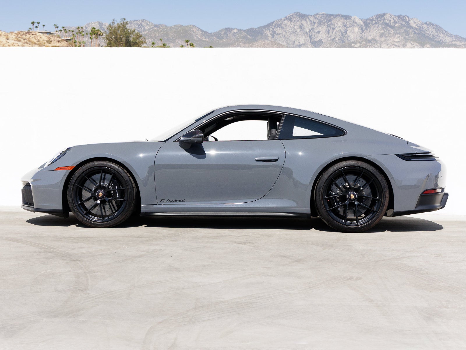 2025 Porsche 911 Carrera GTS