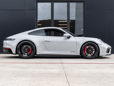 2024 Porsche 911 Carrera 4 GTS