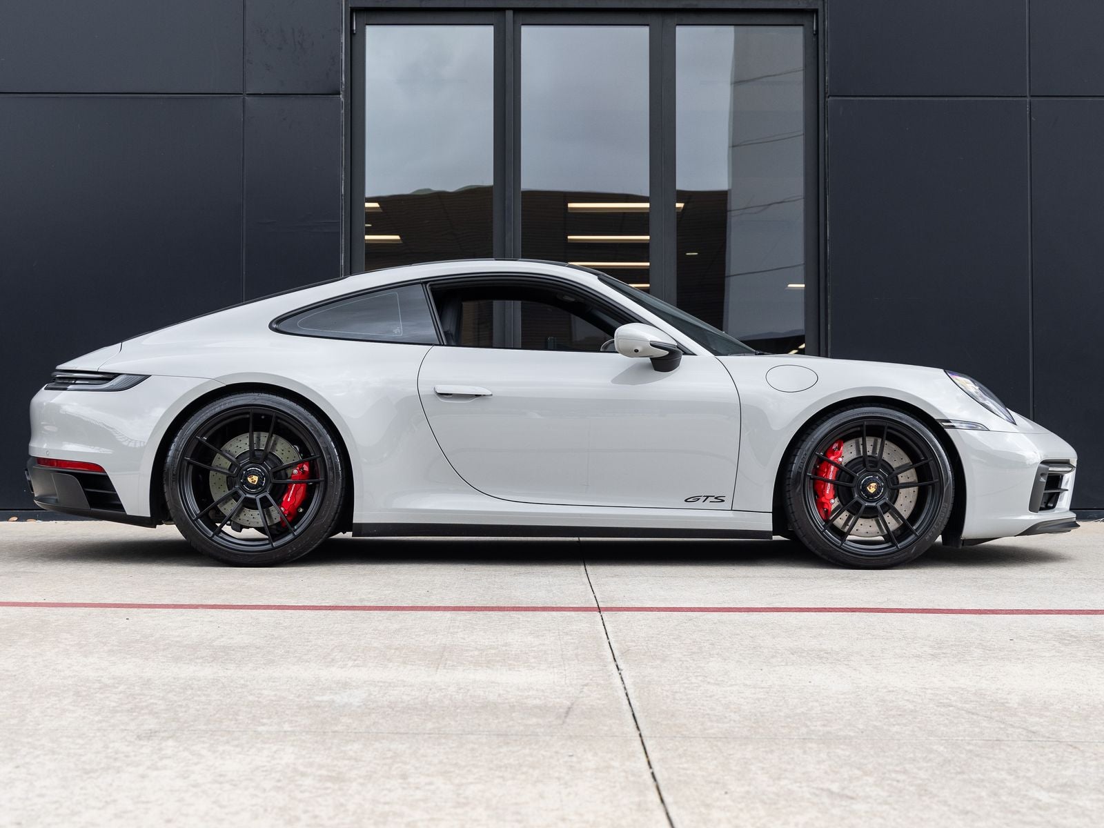 2024 Porsche 911 Carrera 4 GTS