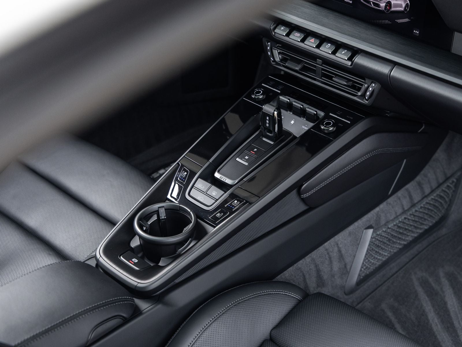 2024 Porsche 911 Carrera 4 GTS