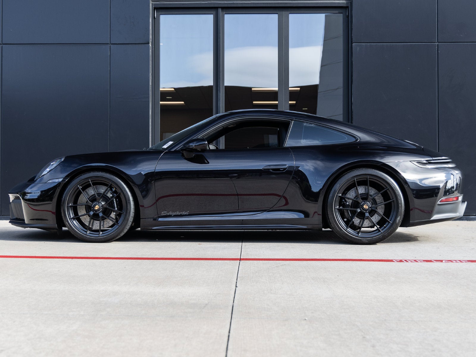 2025 Porsche 911 911 Carrera 4 GTS