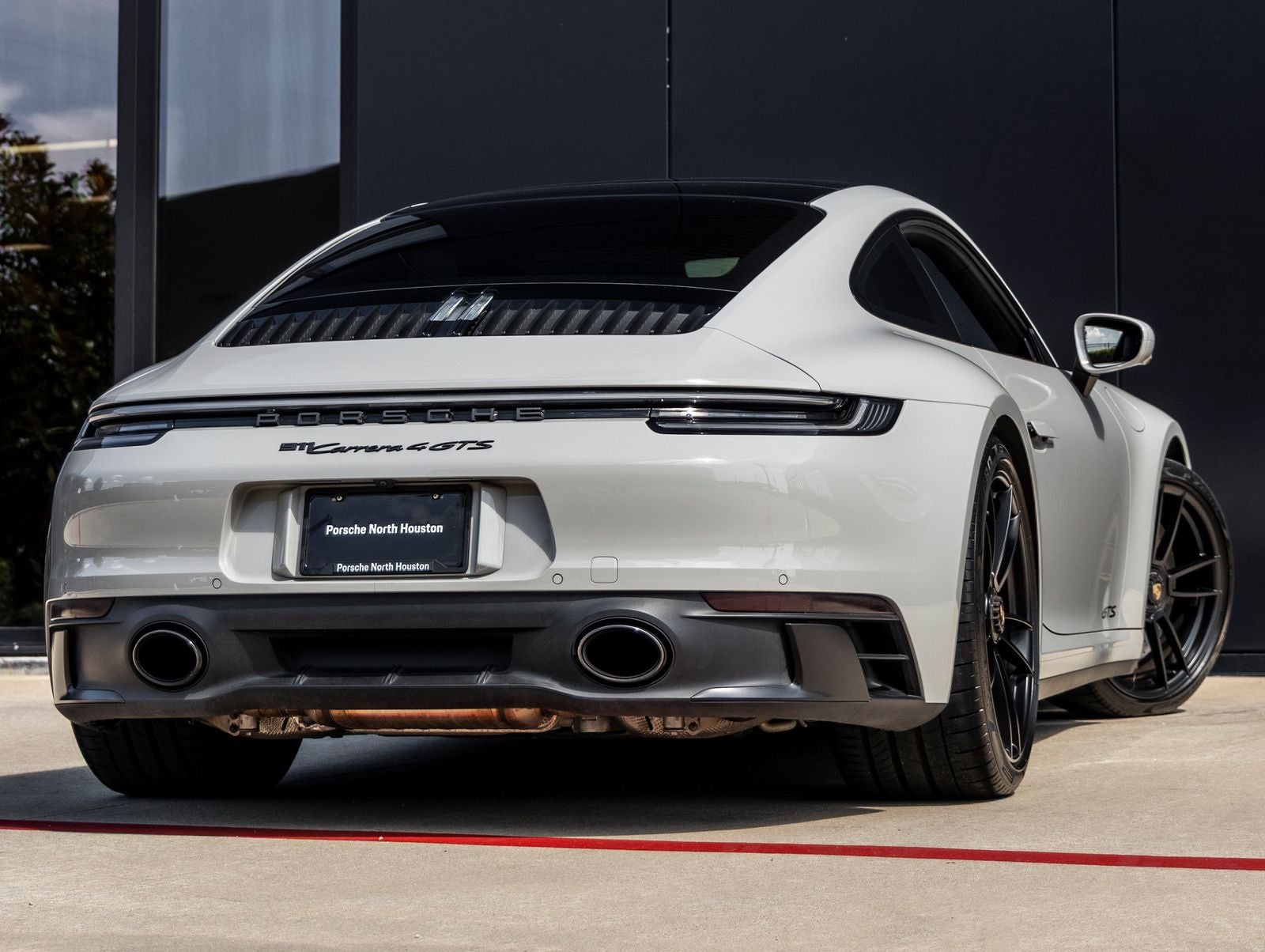 2022 Porsche 911 Carrera 4 GTS