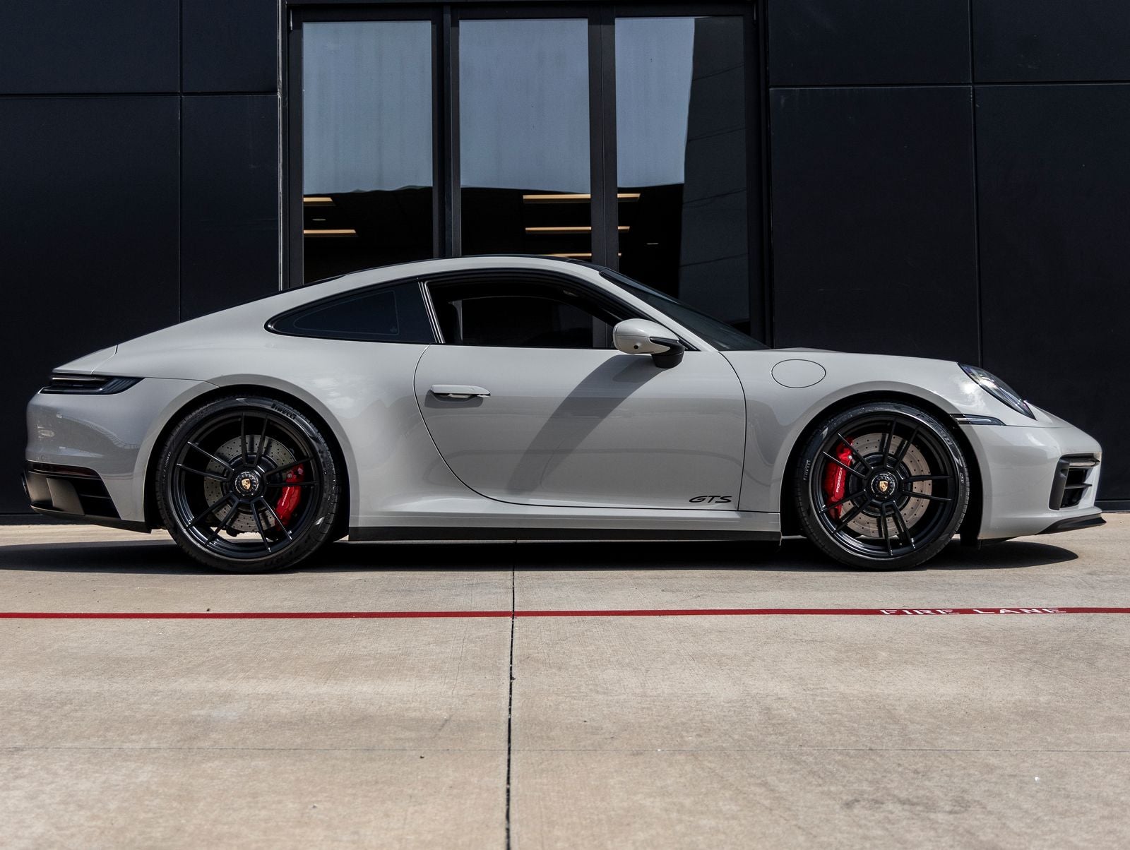 2022 Porsche 911 Carrera 4 GTS