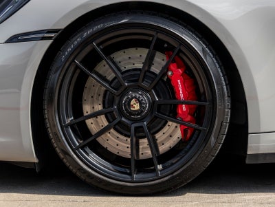 2022 Porsche 911 Carrera 4 GTS