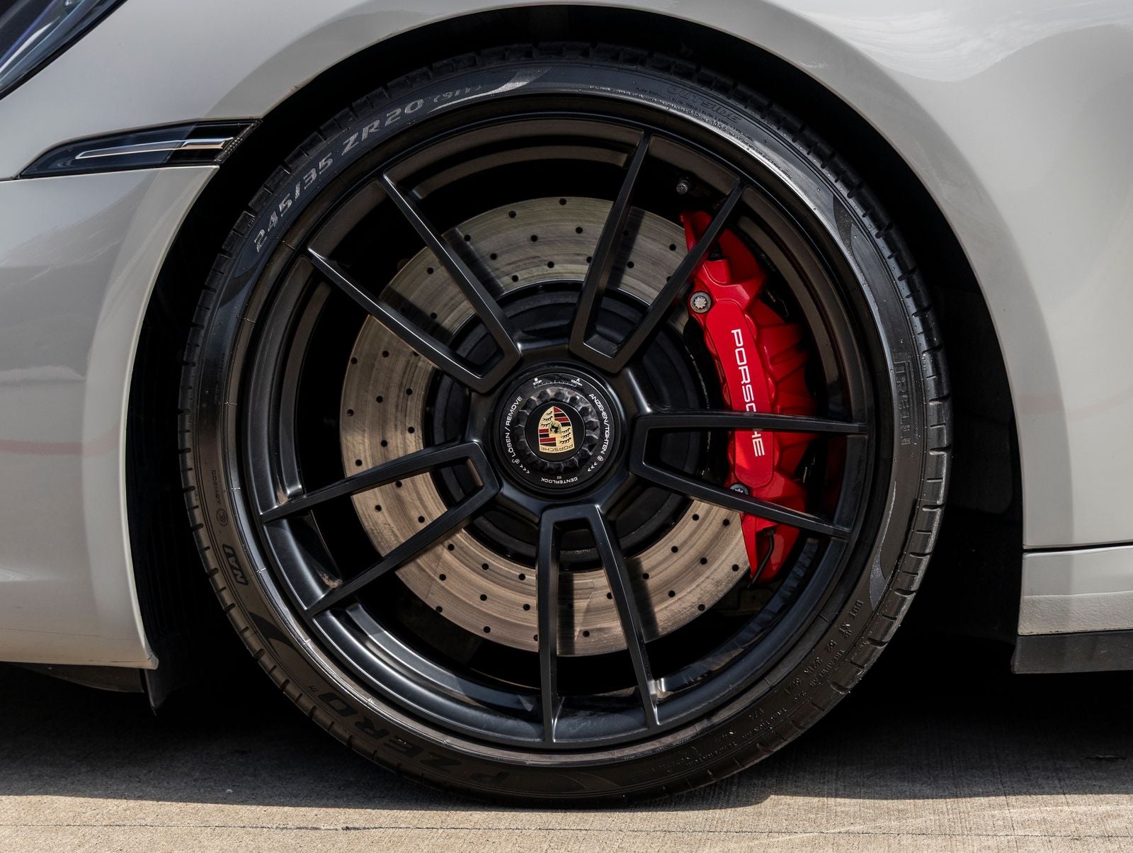 2022 Porsche 911 Carrera 4 GTS