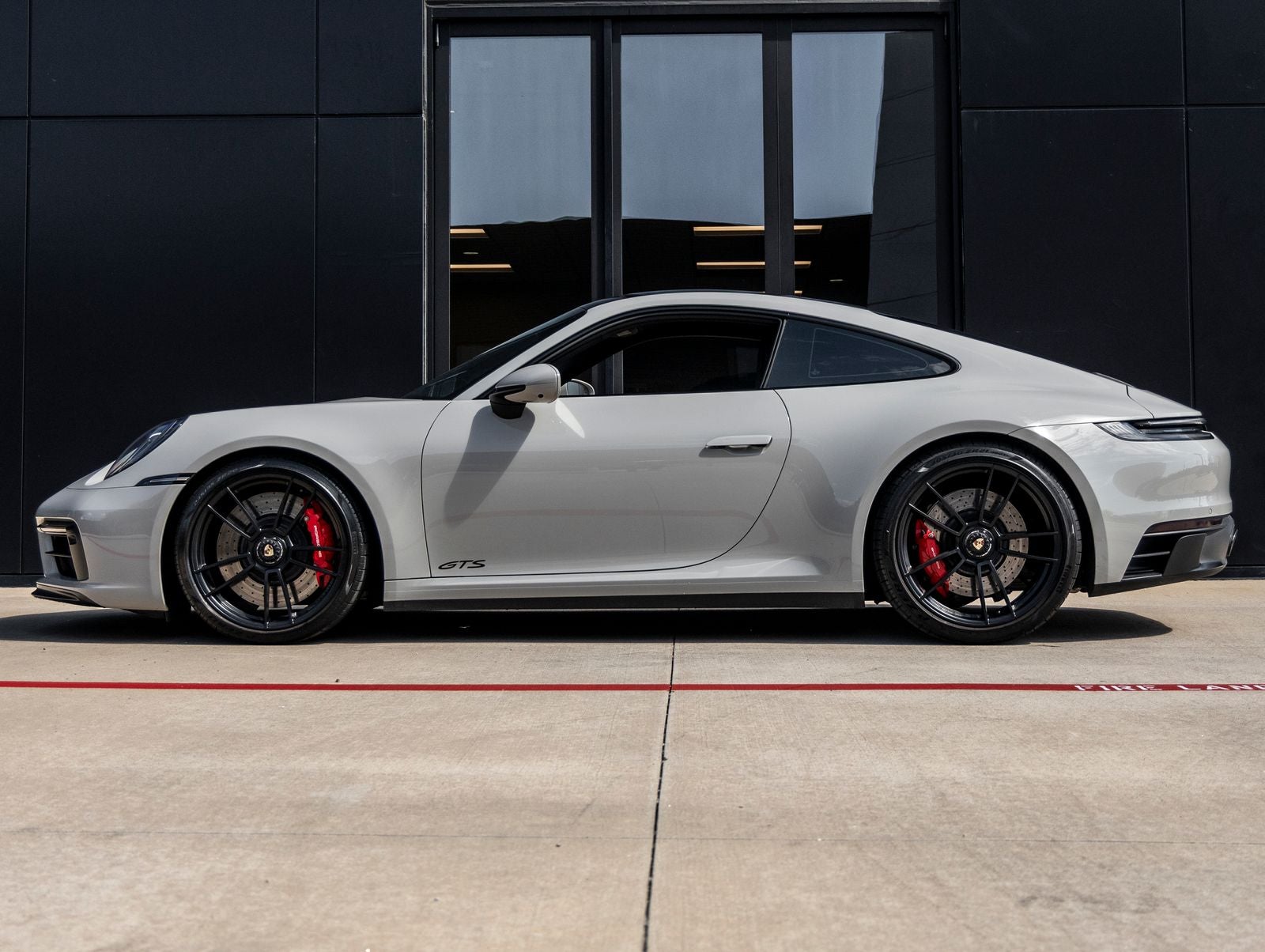 2022 Porsche 911 Carrera 4 GTS