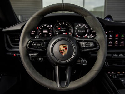 2022 Porsche 911 Carrera 4 GTS