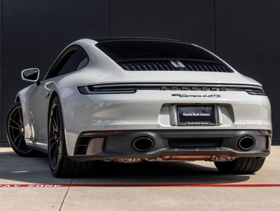 2022 Porsche 911 Carrera 4 GTS