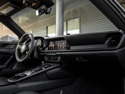 2022 Porsche 911 Carrera 4 GTS