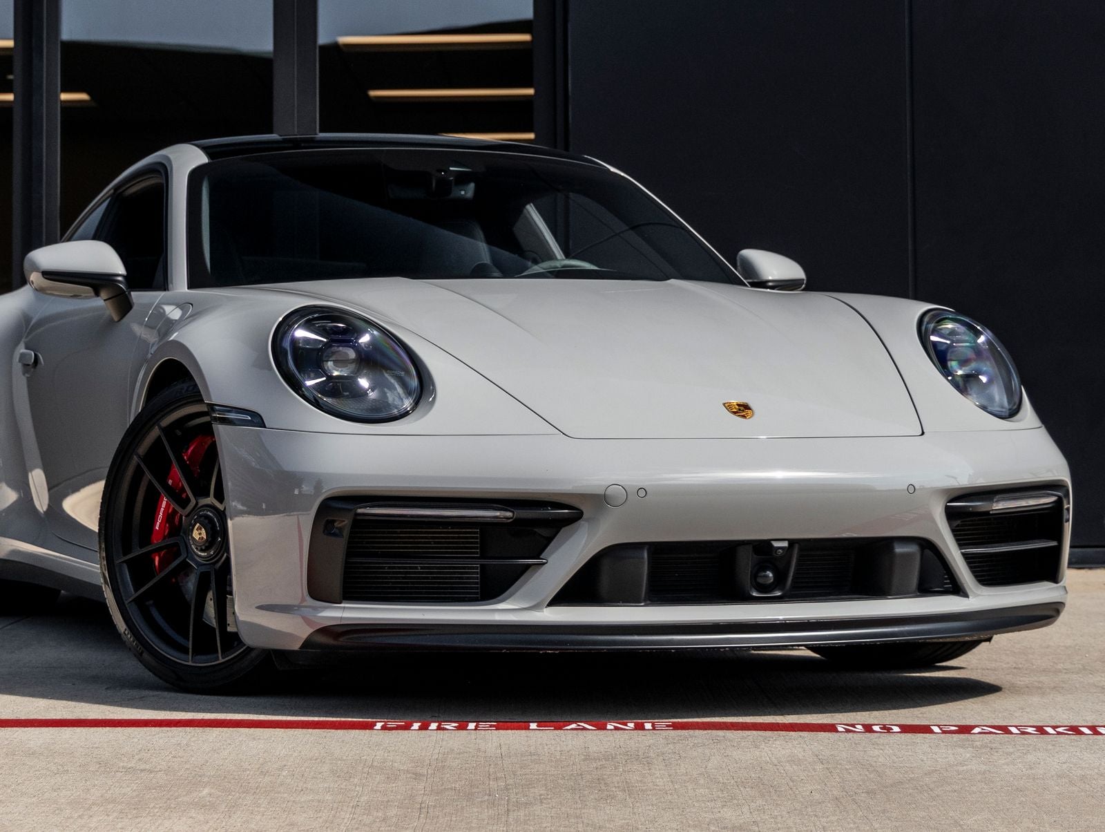 2022 Porsche 911 Carrera 4 GTS