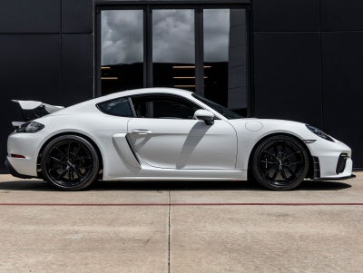 2020 Porsche 718 Cayman GT4