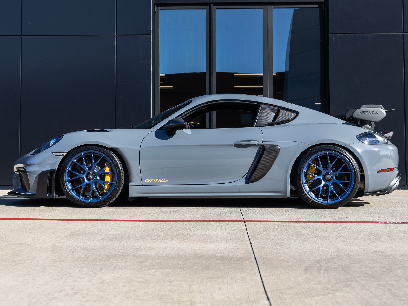 2023 Porsche 718 Cayman GT4 RS