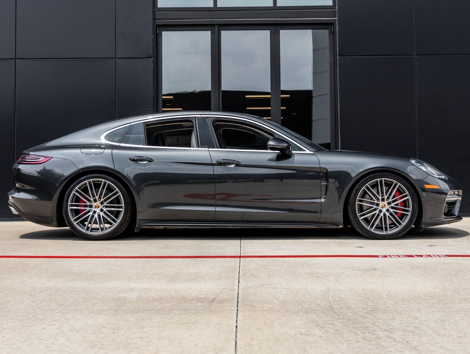 2017 Porsche Panamera Turbo