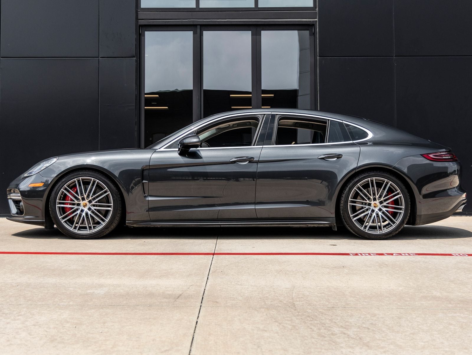 2017 Porsche Panamera Turbo