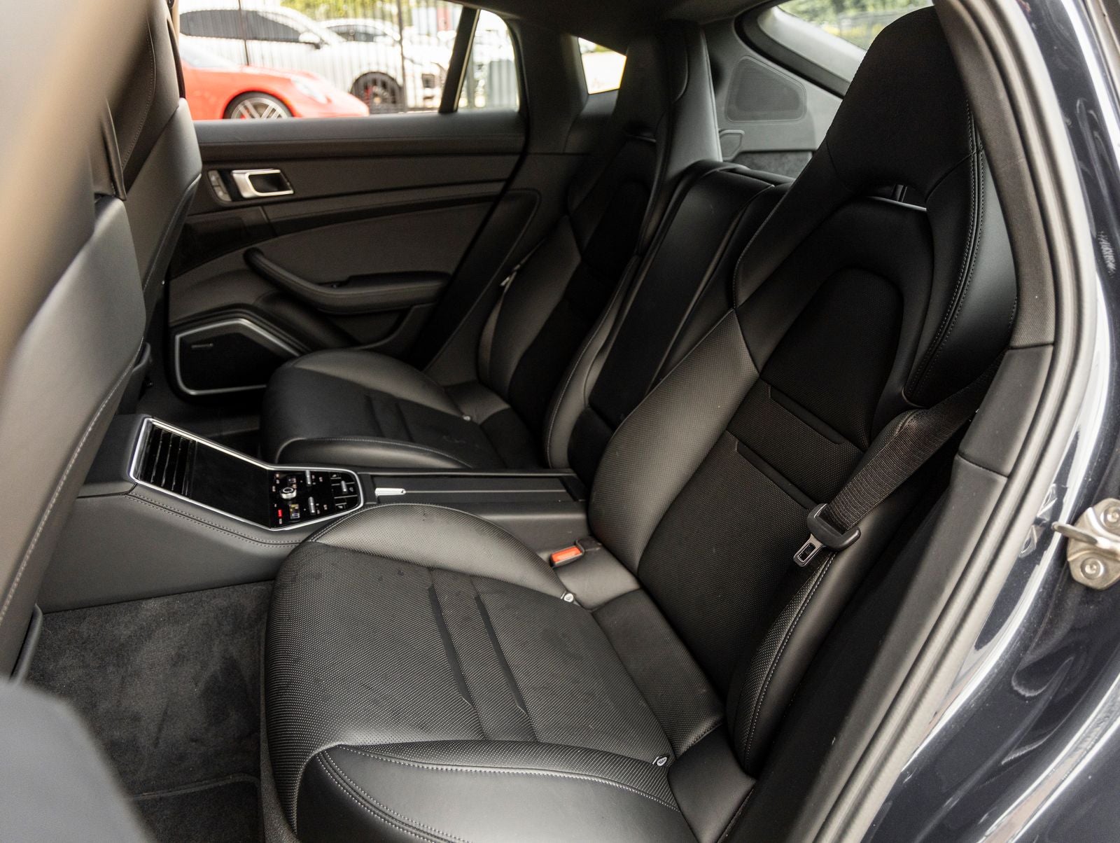 2023 Porsche Panamera Panamera 4 Platinum Edition (MY23)