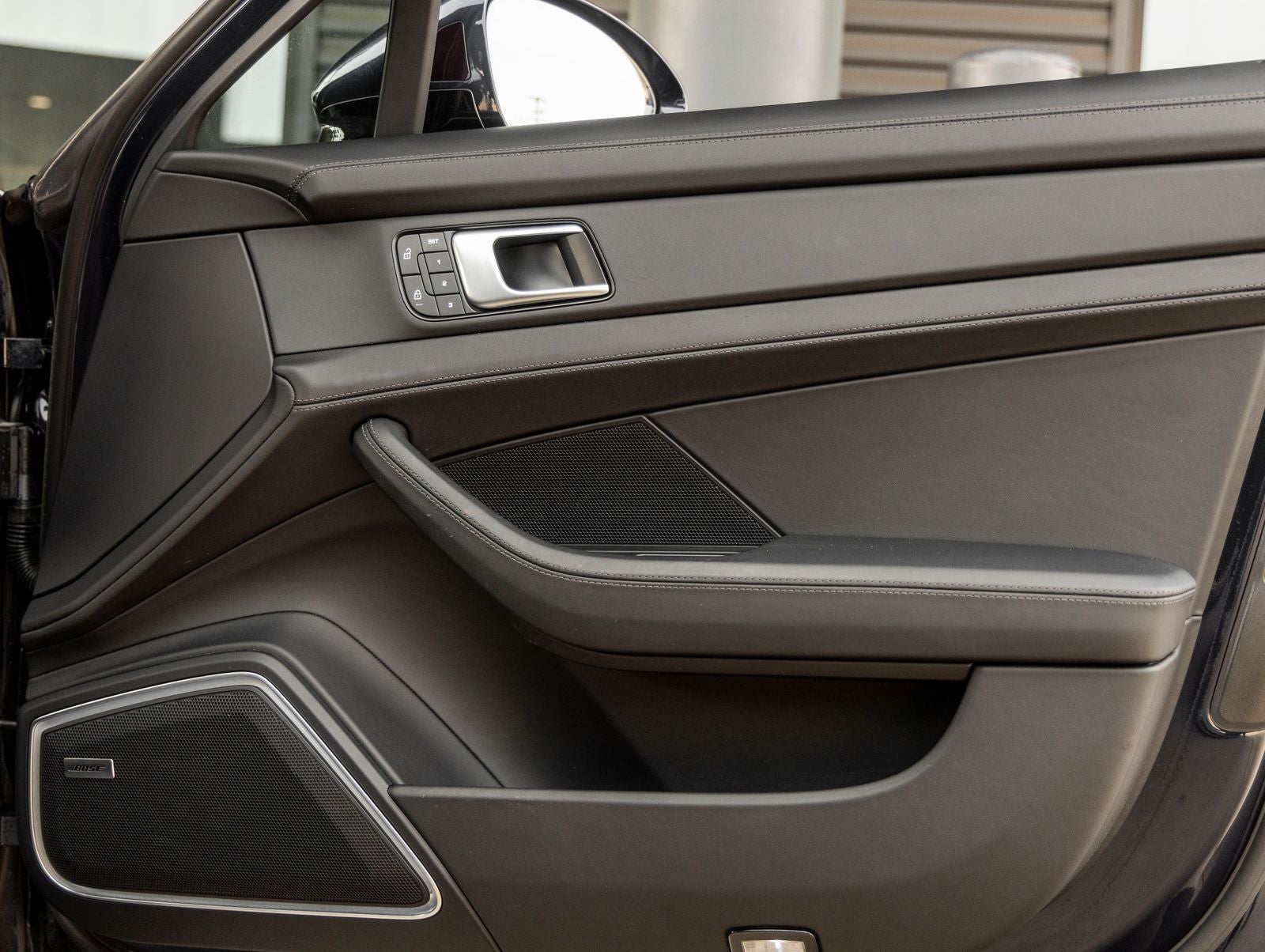 2023 Porsche Panamera Panamera 4 Platinum Edition (MY23)